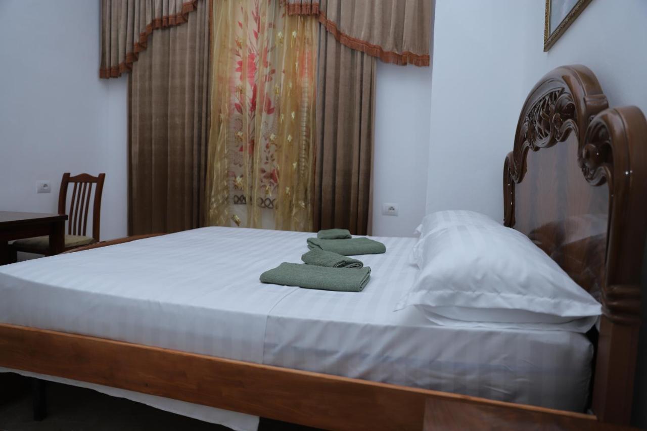 Hanna'S Hostel Berat Buitenkant foto