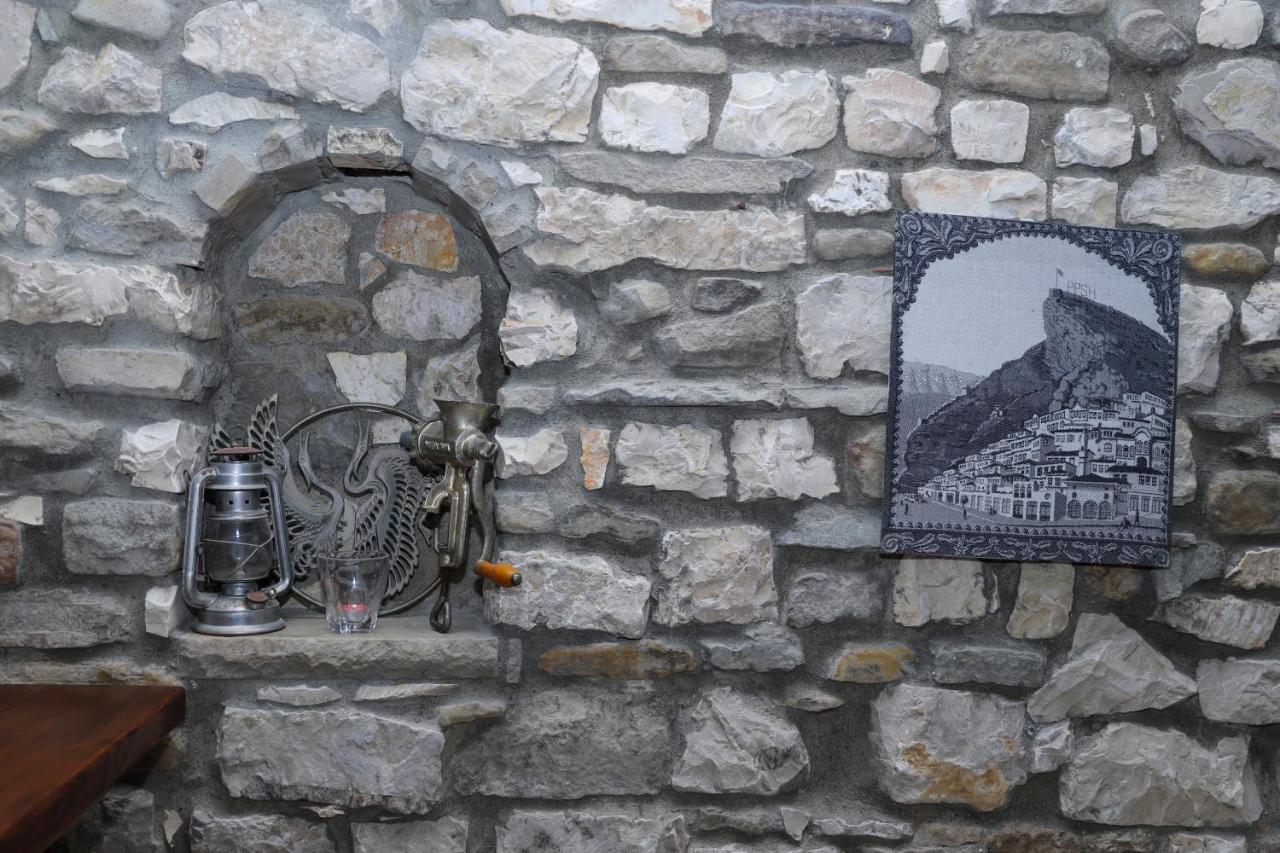 Hanna'S Hostel Berat Buitenkant foto