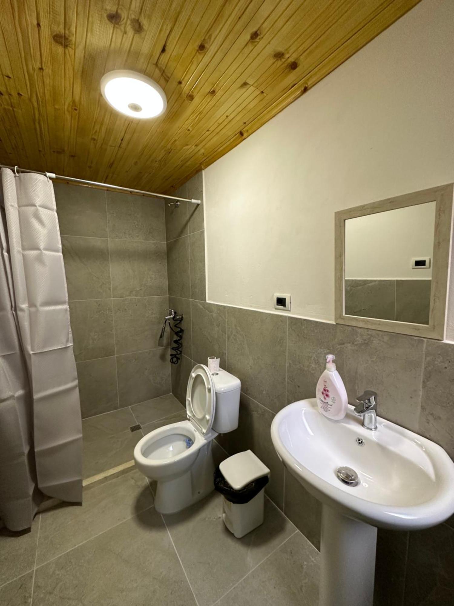 Hanna'S Hostel Berat Buitenkant foto