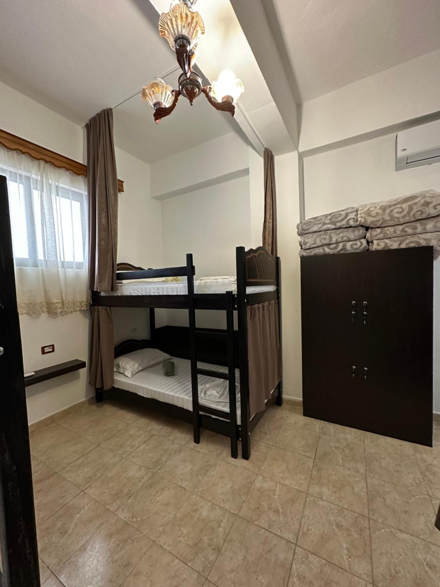 Hanna'S Hostel Berat Buitenkant foto