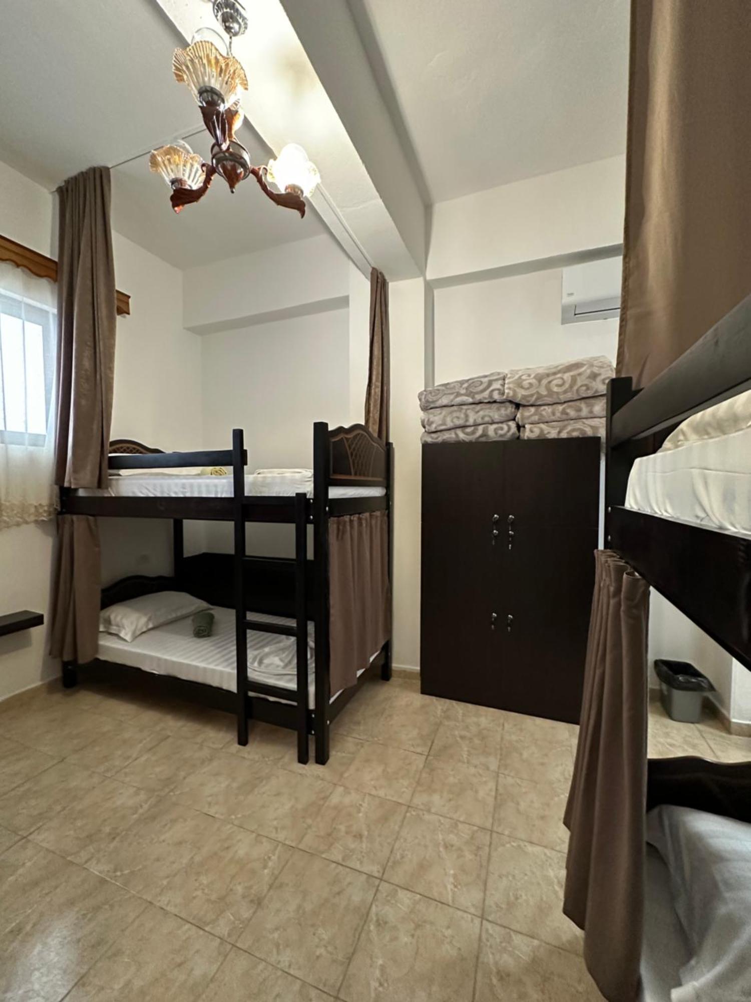 Hanna'S Hostel Berat Buitenkant foto