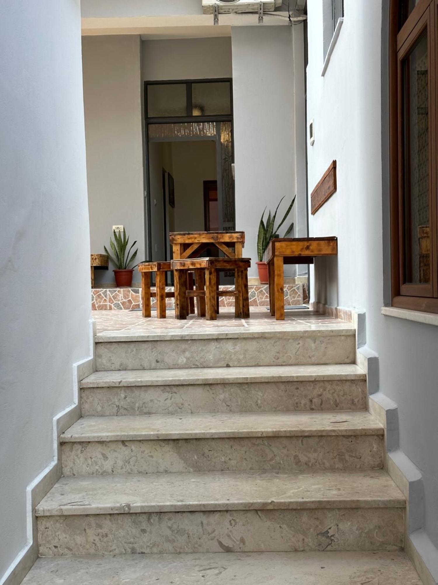 Hanna'S Hostel Berat Buitenkant foto