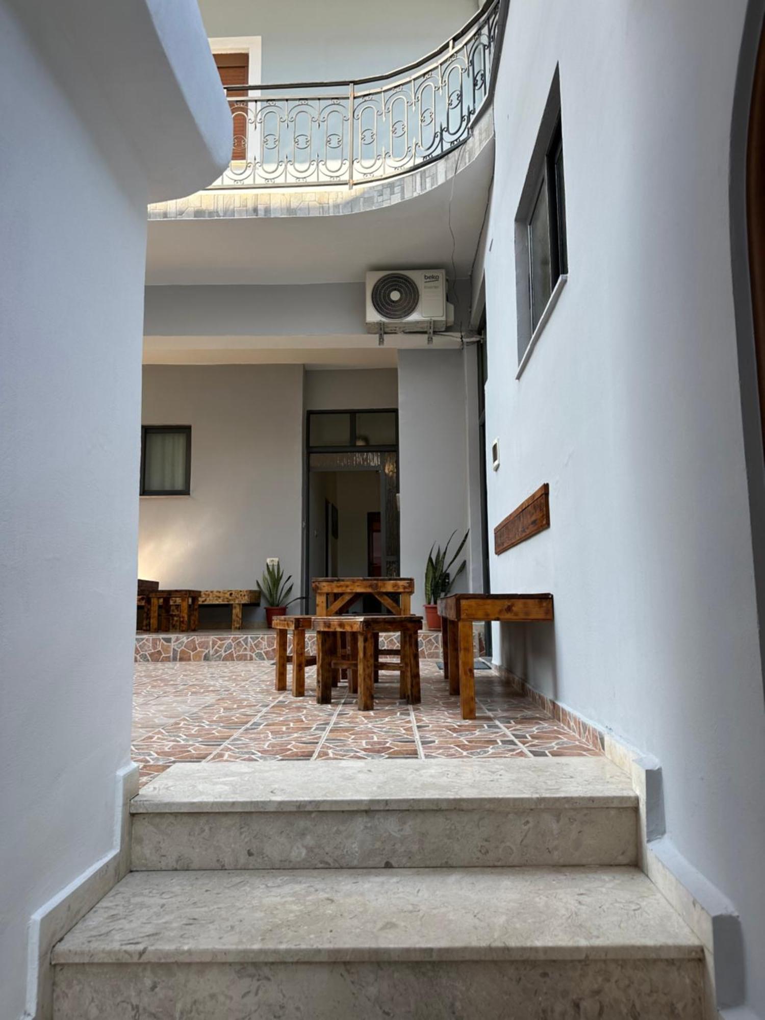 Hanna'S Hostel Berat Buitenkant foto